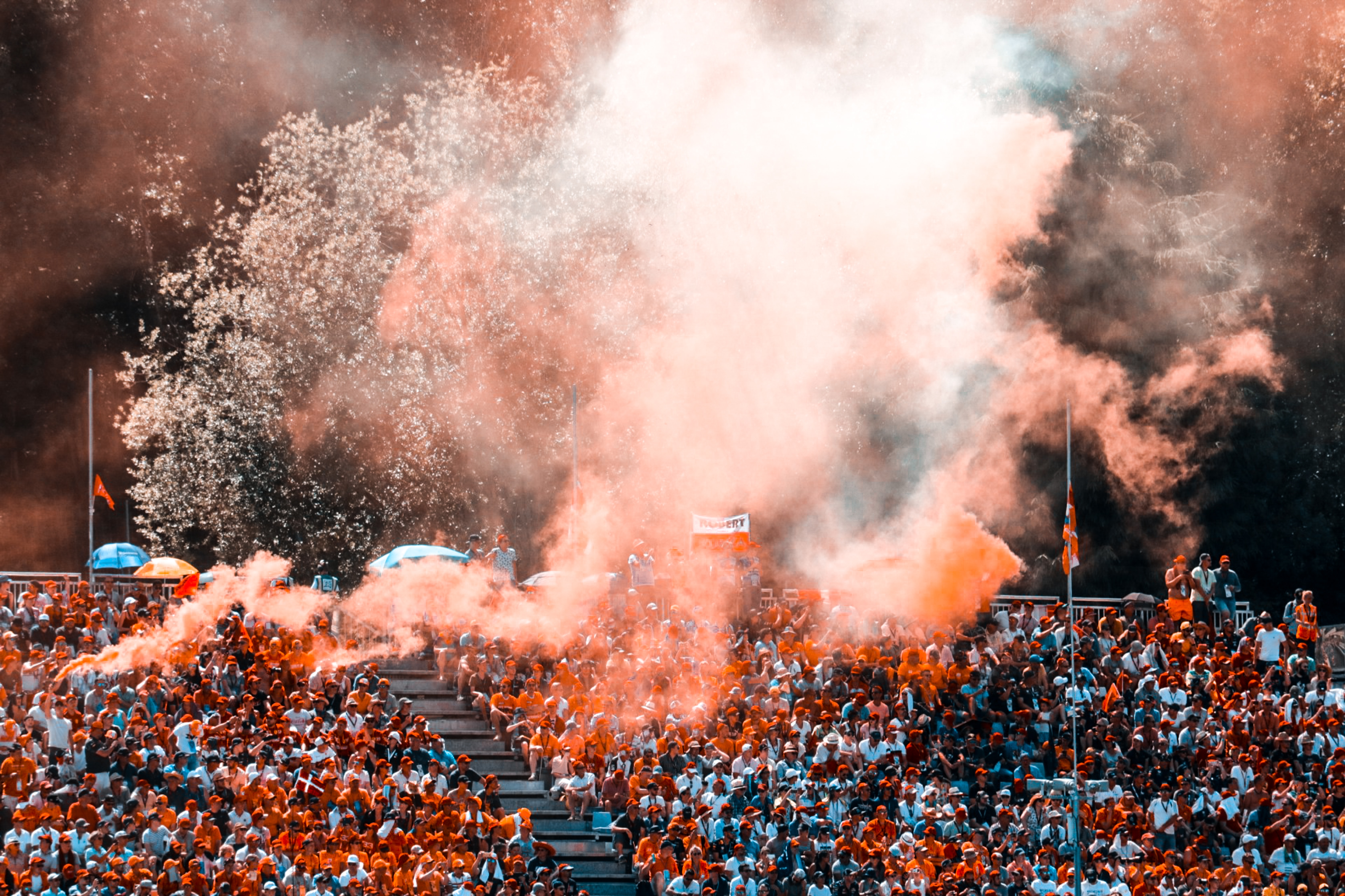 ScoreSide Crowd Smoke
